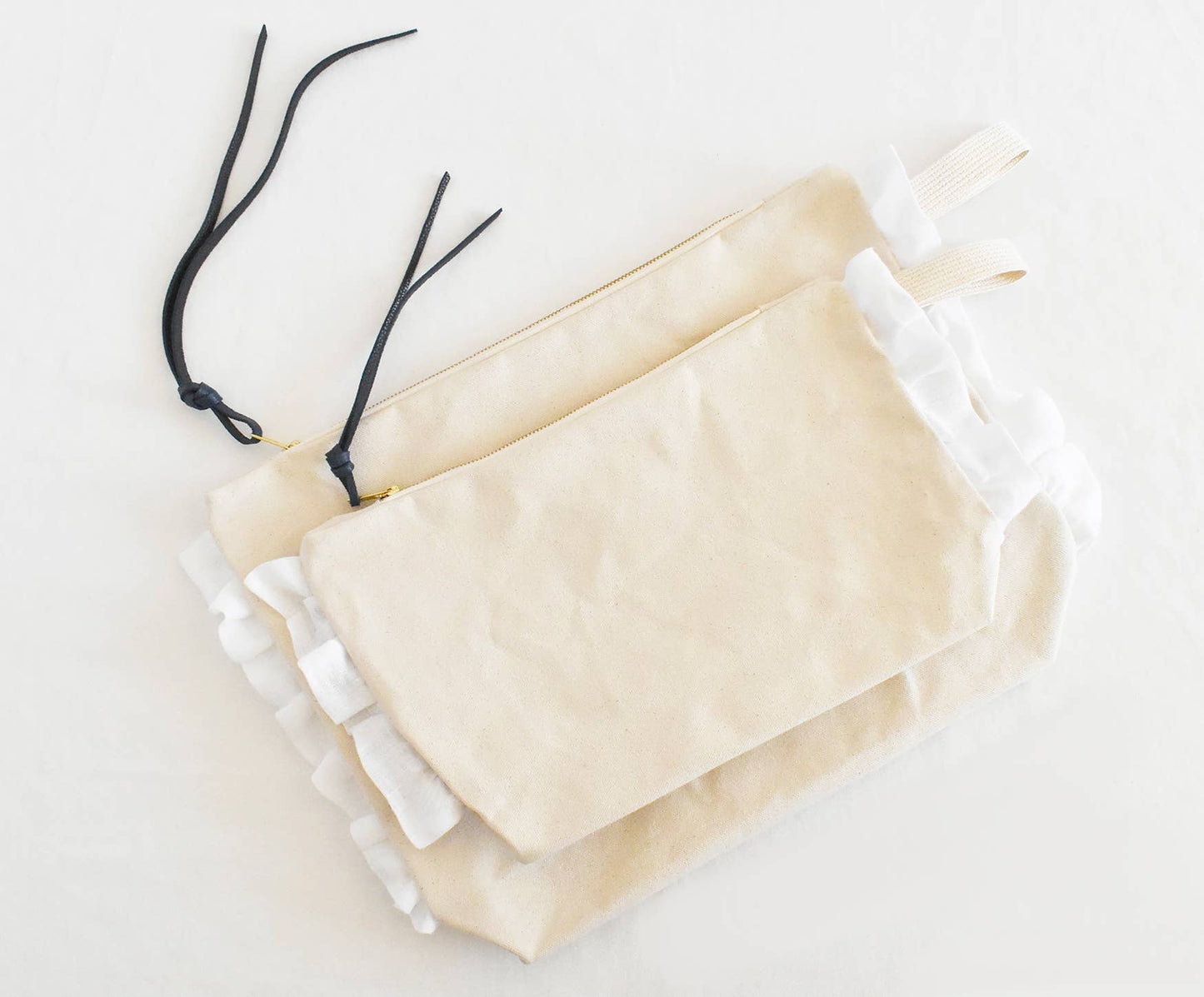 Ruffle Cotton Zipper Pouch | Navy & Black Leather Pull