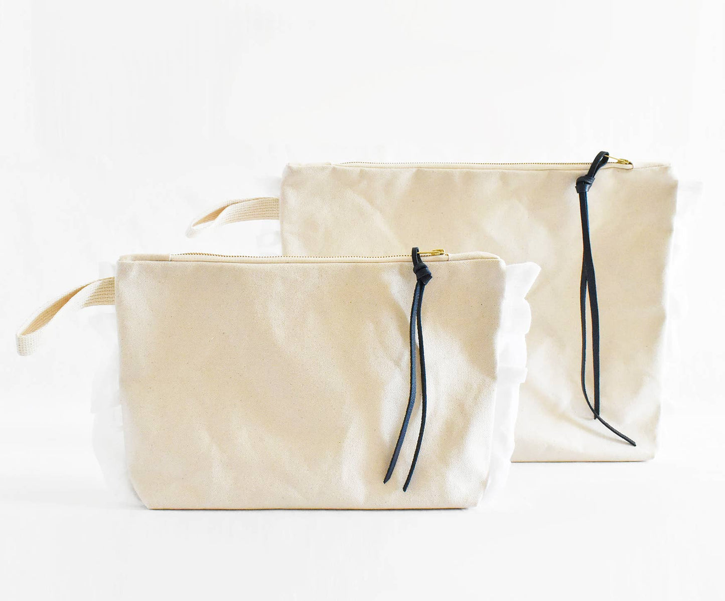 Ruffle Cotton Zipper Pouch | Navy & Black Leather Pull